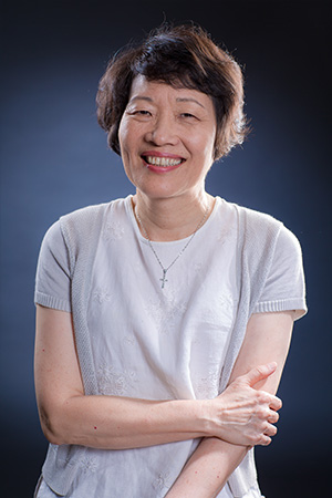 staff-linda-300x450 staff-linda-300x450