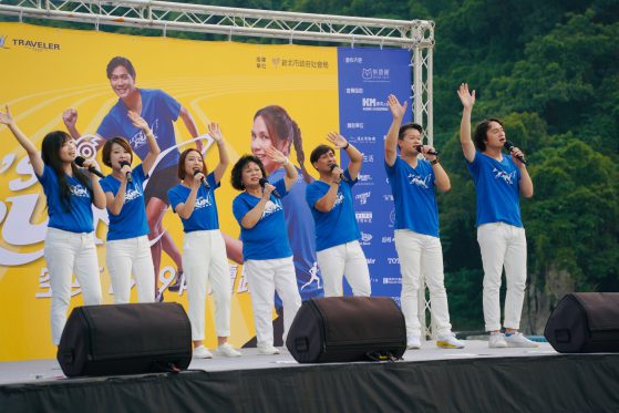 10-天韻合唱團，今年持續用天籟美聲陪伴弱勢家庭及跑者，夕陽音樂會中現場獻唱經典好歌「天空沒有極限」、「蝸牛」、「You Raise Me Up」。