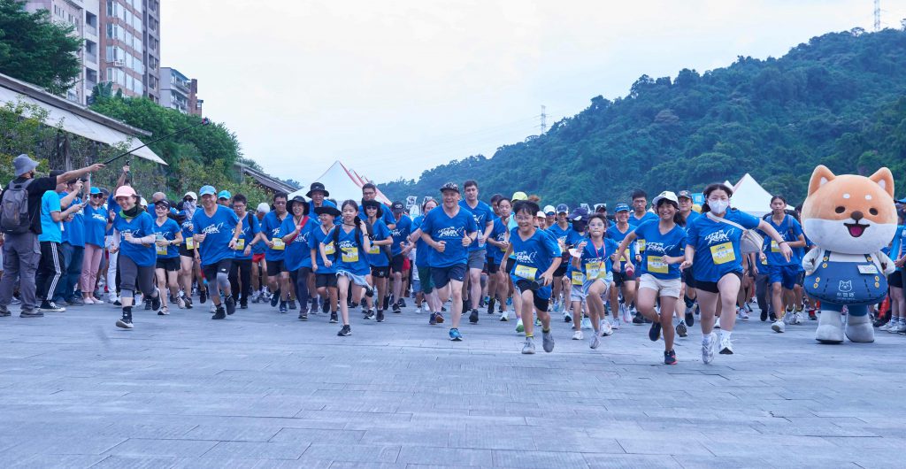 9- 連續第10年舉辦「2023 Let’s Run－空英1919陪讀路跑」，現場總共有3,200多名愛心跑者與志工參加。 (3)