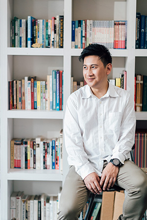 staff-John-300x450